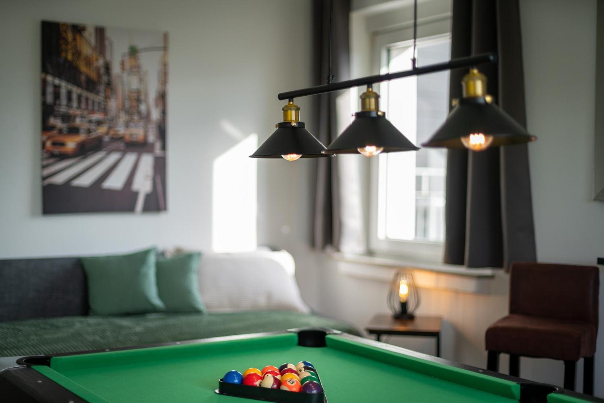 Homely-Apartment Manhattanart, Zentral, Parkplatz, Billard,Ps4, Dart, Balkon 빌레펠트 외부 사진